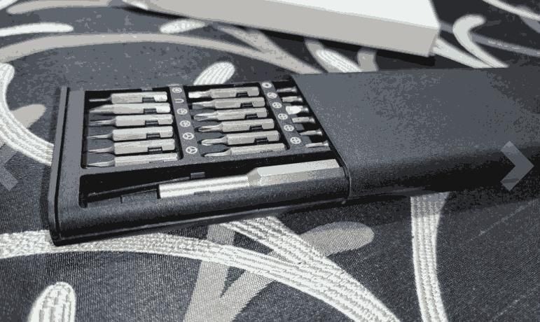 24-in-1 Precision Magnetic Repair Kit